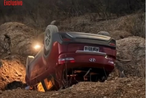 Veículo capota na estrada do Balneário Jenipapo em São João do Piauí